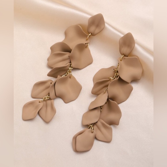 Dangle Earrings - Picture 1 of 1